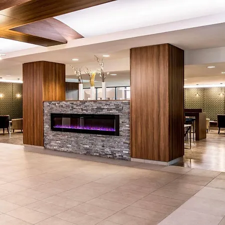 Clarion Hotel & Suites-2